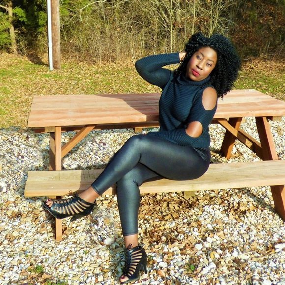 Meet your Posher, Adrienne - Picture 1 of 11